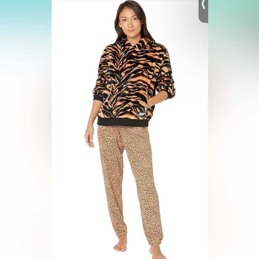 NWOT DKNY lounge/pajama set